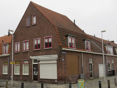 906162 Gezicht op het leegstaande winkelhoekpand Ondiep 78 (voormalige 'Media-Centrum Ondiep') te Utrecht.